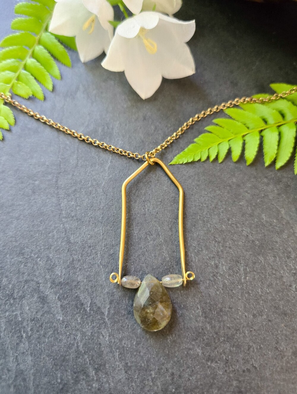 NWT Artisan-Made Labradorite Geometric Pendant Long Necklace